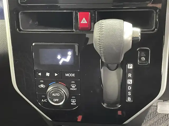 トヨタ タンク カスタムG 熊本県 2019(令1)年 4.2万km ブラックマイカメタリック/パールホワイト2トーン 禁煙車　/純正ナビNSZT-W68T（ＣＤ・ＤＶＤ・フルセグ・ＢＴ・ＵＳＢ）/バックカメラ　/純正前方ドライブレコーダー　/クルーズコントロール/ビルトインＥＴＣ　/両側パワースライドドア　/前後クリアランスソナー　/前席シートヒーター/衝突軽減ブレーキ/横滑り防止/アイドリングストップ/ISOFIX/純正フロアマット/純正１４インチAW/オートライト/オートマチックハイビーム/スマートキー/プッシュスタート/取扱説明書