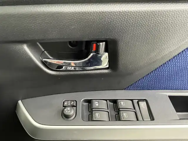 トヨタ タンク カスタムG 熊本県 2019(令1)年 4.2万km ブラックマイカメタリック/パールホワイト2トーン 禁煙車　/純正ナビNSZT-W68T（ＣＤ・ＤＶＤ・フルセグ・ＢＴ・ＵＳＢ）/バックカメラ　/純正前方ドライブレコーダー　/クルーズコントロール/ビルトインＥＴＣ　/両側パワースライドドア　/前後クリアランスソナー　/前席シートヒーター/衝突軽減ブレーキ/横滑り防止/アイドリングストップ/ISOFIX/純正フロアマット/純正１４インチAW/オートライト/オートマチックハイビーム/スマートキー/プッシュスタート/取扱説明書