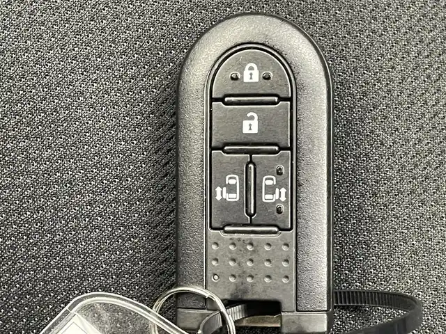 トヨタ タンク カスタムG 熊本県 2019(令1)年 4.2万km ブラックマイカメタリック/パールホワイト2トーン 禁煙車　/純正ナビNSZT-W68T（ＣＤ・ＤＶＤ・フルセグ・ＢＴ・ＵＳＢ）/バックカメラ　/純正前方ドライブレコーダー　/クルーズコントロール/ビルトインＥＴＣ　/両側パワースライドドア　/前後クリアランスソナー　/前席シートヒーター/衝突軽減ブレーキ/横滑り防止/アイドリングストップ/ISOFIX/純正フロアマット/純正１４インチAW/オートライト/オートマチックハイビーム/スマートキー/プッシュスタート/取扱説明書