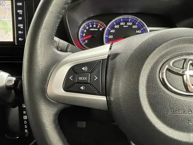 トヨタ タンク カスタムG 熊本県 2019(令1)年 4.2万km ブラックマイカメタリック/パールホワイト2トーン 禁煙車　/純正ナビNSZT-W68T（ＣＤ・ＤＶＤ・フルセグ・ＢＴ・ＵＳＢ）/バックカメラ　/純正前方ドライブレコーダー　/クルーズコントロール/ビルトインＥＴＣ　/両側パワースライドドア　/前後クリアランスソナー　/前席シートヒーター/衝突軽減ブレーキ/横滑り防止/アイドリングストップ/ISOFIX/純正フロアマット/純正１４インチAW/オートライト/オートマチックハイビーム/スマートキー/プッシュスタート/取扱説明書