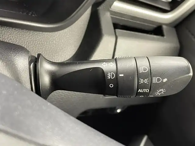 トヨタ タンク カスタムG 熊本県 2019(令1)年 4.2万km ブラックマイカメタリック/パールホワイト2トーン 禁煙車　/純正ナビNSZT-W68T（ＣＤ・ＤＶＤ・フルセグ・ＢＴ・ＵＳＢ）/バックカメラ　/純正前方ドライブレコーダー　/クルーズコントロール/ビルトインＥＴＣ　/両側パワースライドドア　/前後クリアランスソナー　/前席シートヒーター/衝突軽減ブレーキ/横滑り防止/アイドリングストップ/ISOFIX/純正フロアマット/純正１４インチAW/オートライト/オートマチックハイビーム/スマートキー/プッシュスタート/取扱説明書