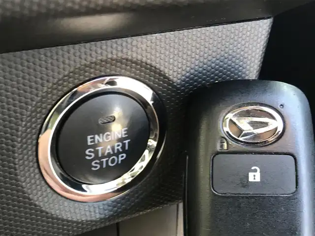 ダイハツ タフト G 富山県 2020(令2)年 7.5万km フォレストカーキメタリック 4WD/ガラスルーフ/純正ナビ/フルセグTV/Bluetooth/ドライブレコーダー/バックカメラ/衝突被害軽減ブレーキ/コーナーセンサー/ステアリングスイッチ/シートヒーター/プッシュスタート/スマートキー/LEDヘッドライト/オートライト/ETC