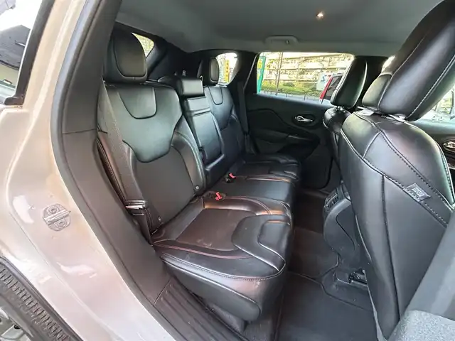 クライスラー・ジープ ジープ チェロキー トレイルホーク 東京都 2019(平31)年 4.6万km ブライトホワイト 外部検査済み/4WD/純正ナビ/（フルセグTV/BTオーディオ）/バックカメラ/アダクティブクルーズコントロール/レーンキープアシスト/セレクスピードコントロール/ロッキングリアディファレンシャル/ヒルディセントコントロール/パワーシート(運転席＆助手席)/プレミアムファブリックシート/保証書/取扱説明書/スペアキー×1