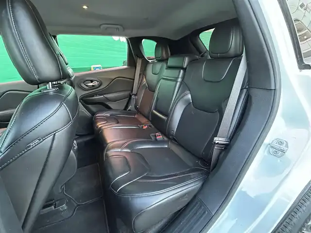 クライスラー・ジープ ジープ チェロキー トレイルホーク 東京都 2019(平31)年 4.6万km ブライトホワイト 外部検査済み/4WD/純正ナビ/（フルセグTV/BTオーディオ）/バックカメラ/アダクティブクルーズコントロール/レーンキープアシスト/セレクスピードコントロール/ロッキングリアディファレンシャル/ヒルディセントコントロール/パワーシート(運転席＆助手席)/プレミアムファブリックシート/保証書/取扱説明書/スペアキー×1