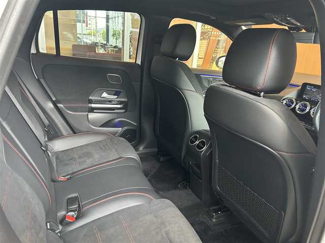 メルセデス・ベンツ Ｍ・ベンツ ＥＱＡ２５０ + AMGライン 宮城県 2024(令6)年 0.6万km ポーラホワイト レーダーセーフティパッケージ/パノラミックスライディングルーフ/ヘッドアップディスプレイ/MBUXナビ/360°カメラシステム/ワイヤレスチャージング/ハーフレザーシート/シートヒーター/メモリー機能付きパワーシート/社外18インチAW（純正AW付きサマータイヤ付属）/アンビエントライト/キーレスゴー/パワーバックドア/保証書、取扱説明書、充電ケーブル、スペアキー付属