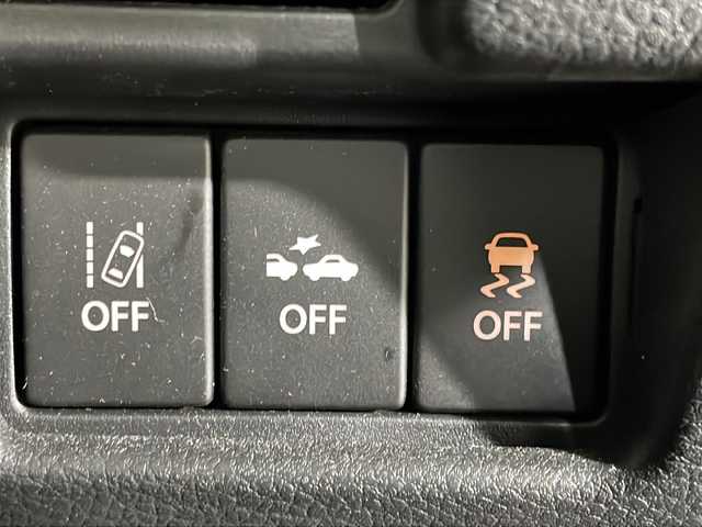 スズキ スペーシア ギア 沖縄県 2023(令5)年 1.8万km シフォンアイボリーM 禁煙車/県外仕入/純正9インチナビ/ （Bluetooth/CD/DVD/ワンセグTV/AM/FM）/両側パワースライドドア/ＨＵＤ　/クルーズコントロール　/前後ドライブレコーダー　/シートヒーター　/ＥＴＣ/ステアリングリモコン/LＥＤヘッドライト/オートライト/ルーフレール/純正アルミ/ドアバイザー