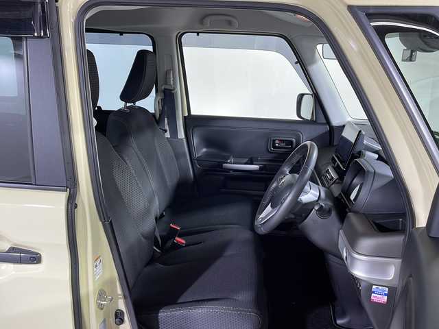 スズキ スペーシア ギア 沖縄県 2023(令5)年 1.8万km シフォンアイボリーM 禁煙車/県外仕入/純正9インチナビ/ （Bluetooth/CD/DVD/ワンセグTV/AM/FM）/両側パワースライドドア/ＨＵＤ　/クルーズコントロール　/前後ドライブレコーダー　/シートヒーター　/ＥＴＣ/ステアリングリモコン/LＥＤヘッドライト/オートライト/ルーフレール/純正アルミ/ドアバイザー