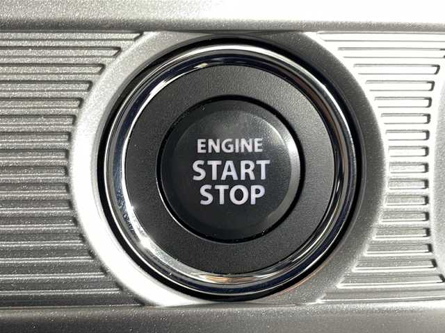 スズキ スペーシア ギア 沖縄県 2023(令5)年 1.8万km シフォンアイボリーM 禁煙車/県外仕入/純正9インチナビ/ （Bluetooth/CD/DVD/ワンセグTV/AM/FM）/両側パワースライドドア/ＨＵＤ　/クルーズコントロール　/前後ドライブレコーダー　/シートヒーター　/ＥＴＣ/ステアリングリモコン/LＥＤヘッドライト/オートライト/ルーフレール/純正アルミ/ドアバイザー