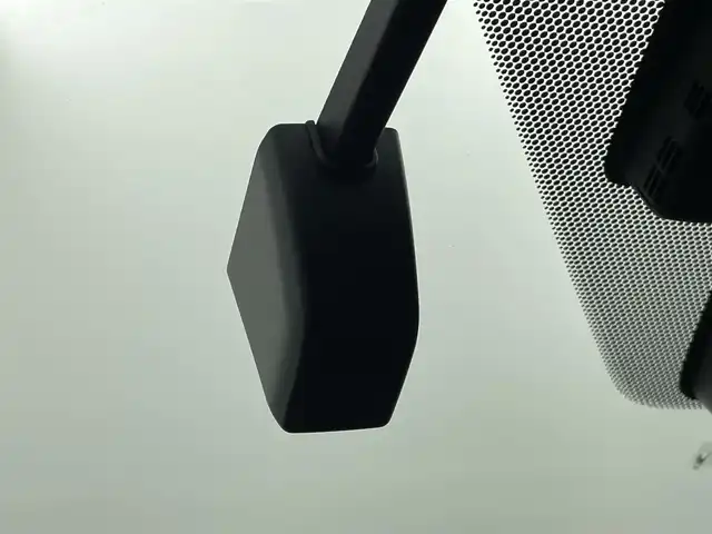 レクサス ＲＸ 450h Fスポーツ 熊本県 2018(平30)年 3.4万km ホワイトノーヴァガラスフレーク 禁煙車　/サンルーフ　/純正ナビ（ＣＤ・ＤＶＤ・フルセグ・ＢＴ・ＳＤ・ＡＵＸ・ＵＳＢ）/バックカメラ　/純正前方ドライブレコーダー　/ビルトインＥＴＣ２．０　/ＴＯＭＳエアロ（Ｆ・Ｓ・Ｒ）/トヨタセーフティーセンス/・プリクラッシュセーフティ/・レーダークルーズコントロール/・車線逸脱警報/・ブラインドスポットモニター/横滑り防止/パーキングアシスト/前後クリアランスソナー/前席シートヒーター/前席エアーシート/前席パワーシート/パワーバックドア/ステアリングヒーター/100V充電/ヘッドアップディスプレイ/純正フロアマット/純正２０インチAW/オートライト/オートマチックハイビーム/LEDヘッドライト/フォグライト/スマートキー/プッシュスタート