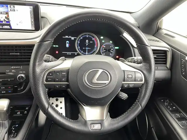 レクサス ＲＸ 450h Fスポーツ 熊本県 2018(平30)年 3.4万km ホワイトノーヴァガラスフレーク 禁煙車　/サンルーフ　/純正ナビ（ＣＤ・ＤＶＤ・フルセグ・ＢＴ・ＳＤ・ＡＵＸ・ＵＳＢ）/バックカメラ　/純正前方ドライブレコーダー　/ビルトインＥＴＣ２．０　/ＴＯＭＳエアロ（Ｆ・Ｓ・Ｒ）/トヨタセーフティーセンス/・プリクラッシュセーフティ/・レーダークルーズコントロール/・車線逸脱警報/・ブラインドスポットモニター/横滑り防止/パーキングアシスト/前後クリアランスソナー/前席シートヒーター/前席エアーシート/前席パワーシート/パワーバックドア/ステアリングヒーター/100V充電/ヘッドアップディスプレイ/純正フロアマット/純正２０インチAW/オートライト/オートマチックハイビーム/LEDヘッドライト/フォグライト/スマートキー/プッシュスタート