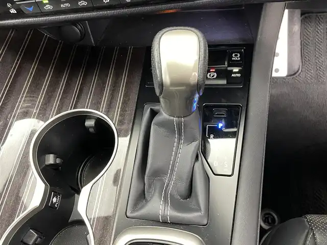 レクサス ＲＸ 450h Fスポーツ 熊本県 2018(平30)年 3.4万km ホワイトノーヴァガラスフレーク 禁煙車　/サンルーフ　/純正ナビ（ＣＤ・ＤＶＤ・フルセグ・ＢＴ・ＳＤ・ＡＵＸ・ＵＳＢ）/バックカメラ　/純正前方ドライブレコーダー　/ビルトインＥＴＣ２．０　/ＴＯＭＳエアロ（Ｆ・Ｓ・Ｒ）/トヨタセーフティーセンス/・プリクラッシュセーフティ/・レーダークルーズコントロール/・車線逸脱警報/・ブラインドスポットモニター/横滑り防止/パーキングアシスト/前後クリアランスソナー/前席シートヒーター/前席エアーシート/前席パワーシート/パワーバックドア/ステアリングヒーター/100V充電/ヘッドアップディスプレイ/純正フロアマット/純正２０インチAW/オートライト/オートマチックハイビーム/LEDヘッドライト/フォグライト/スマートキー/プッシュスタート