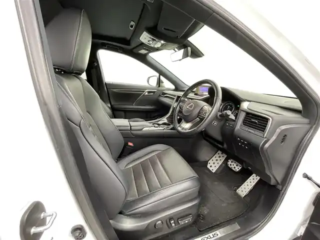 レクサス ＲＸ 450h Fスポーツ 熊本県 2018(平30)年 3.4万km ホワイトノーヴァガラスフレーク 禁煙車　/サンルーフ　/純正ナビ（ＣＤ・ＤＶＤ・フルセグ・ＢＴ・ＳＤ・ＡＵＸ・ＵＳＢ）/バックカメラ　/純正前方ドライブレコーダー　/ビルトインＥＴＣ２．０　/ＴＯＭＳエアロ（Ｆ・Ｓ・Ｒ）/トヨタセーフティーセンス/・プリクラッシュセーフティ/・レーダークルーズコントロール/・車線逸脱警報/・ブラインドスポットモニター/横滑り防止/パーキングアシスト/前後クリアランスソナー/前席シートヒーター/前席エアーシート/前席パワーシート/パワーバックドア/ステアリングヒーター/100V充電/ヘッドアップディスプレイ/純正フロアマット/純正２０インチAW/オートライト/オートマチックハイビーム/LEDヘッドライト/フォグライト/スマートキー/プッシュスタート