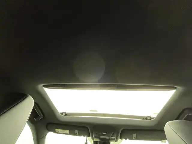 レクサス ＲＸ 450h Fスポーツ 熊本県 2018(平30)年 3.4万km ホワイトノーヴァガラスフレーク 禁煙車　/サンルーフ　/純正ナビ（ＣＤ・ＤＶＤ・フルセグ・ＢＴ・ＳＤ・ＡＵＸ・ＵＳＢ）/バックカメラ　/純正前方ドライブレコーダー　/ビルトインＥＴＣ２．０　/ＴＯＭＳエアロ（Ｆ・Ｓ・Ｒ）/トヨタセーフティーセンス/・プリクラッシュセーフティ/・レーダークルーズコントロール/・車線逸脱警報/・ブラインドスポットモニター/横滑り防止/パーキングアシスト/前後クリアランスソナー/前席シートヒーター/前席エアーシート/前席パワーシート/パワーバックドア/ステアリングヒーター/100V充電/ヘッドアップディスプレイ/純正フロアマット/純正２０インチAW/オートライト/オートマチックハイビーム/LEDヘッドライト/フォグライト/スマートキー/プッシュスタート