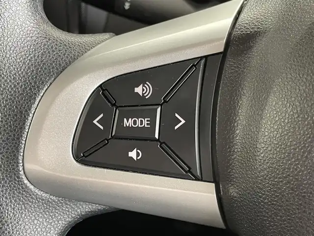 トヨタ タンク G S 埼玉県 2018(平30)年 2.4万km パールホワイトⅢ 純正ナビ　NSCN-W68/(Bluetooth/CD/AUX/AM/FM)/地デジワンセグ/バックカメラ/ETC/プッシュスタート/両側パワースライドドア/アイドリングストップ/クルーズコントロール/ステアリングリモコン/純正ドライブレコーダー　DRT-H68A/ロールサンシェード/純正ドアバイザー/純正フロアマット