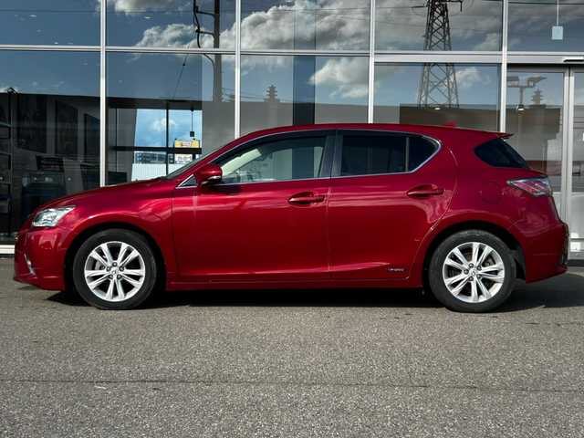 レクサス ＣＴ 200h バージョンC 富山県 2016(平28)年 6.1万km レッドマイカクリスタルシャイン 純正メモリーナビ/CD/DVD再生/フルセグTV/Bluetooth接続/バックカメラ/LEDヘッドライト/ETC/黒革シート/シートヒーター/スマートキー/プッシュスタート/電動ミラー/クリアランスソナー/パワーシート/純正アルミホイール/保証書