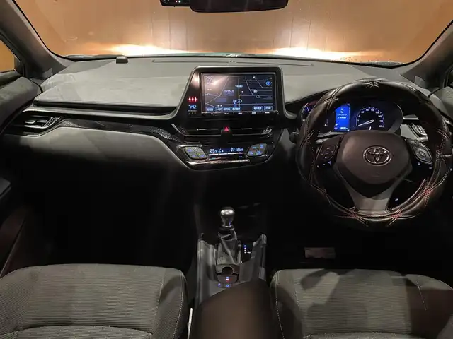 トヨタ Ｃ－ＨＲ S－T 愛知県 2017(平29)年 4.7万km ラディアントグリーンM 純正ナビ　/フルセグTV/Bluetooth/CD/DVD/ETC/ドラレコ/ACC/LKA/バックカメラ/リモコンキー/オートライト