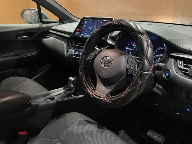トヨタ Ｃ－ＨＲ S－T 愛知県 2017(平29)年 4.7万km ラディアントグリーンM 純正ナビ　/フルセグTV/Bluetooth/CD/DVD/ETC/ドラレコ/ACC/LKA/バックカメラ/リモコンキー/オートライト