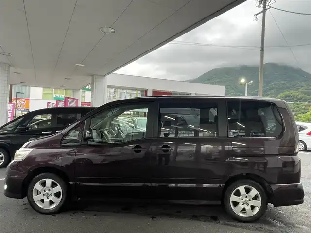 日産 セレナ ハイウェイスター Vセレクション 長崎県 2010(平22)年 14.7万km オーロラモーヴ 純正ナビ（BT/CD/DVD/SD/フルセグ）/スマートキー/両側パワスラ/純正リアモニター/純正16インチアルミホイール/ドアバイザー/純正フロアマット/取説/ナビ取説/記録簿/保証書/SRSエアバッグ/盗難防止装置/バックカメラ/ETC/オートライト/オートハイビーム