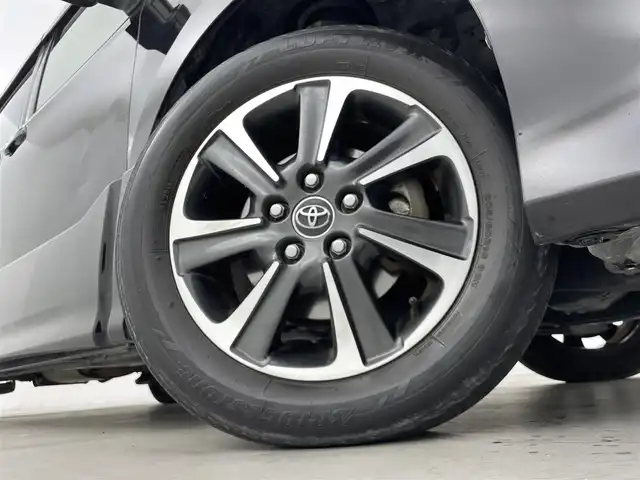 トヨタ ノア Si 群馬県 2018(平30)年 6.5万km ブラック リヤオートエアコン/ワンタッチスイッチ付き両側パワースライドドア/――――――――――――――――/純正12.1インチフリップダウンモニター/純正10インチSDナビ/フルセグTV/Bluetooth/CD/DVD/SD/バックカメラ/トヨタセーフティセンス/・プリクラッシュセーフティ/・レーンディパーチャーアラート/・オートハイビーム/・先行車発進お知らせ/クルーズコントロール/ビルトインETC2.0/純正ドライブレコーダー/LEDヘッドライト/フォグランプ/プッシュスタート/スマートキー