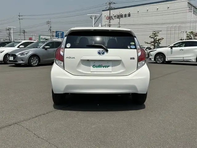 トヨタ アクア G ブラックソフトレザーセレ 岡山県 2016(平28)年 9.9万km ライムホワイトパールクリスタルシャイン 社外ナビ　/バックカメラ　/ドライブレコーダー　/ＥＴＣ　/Ｂｌｕｅｔｏｏｔｈ接続　/プッシュスタート/クルーズコントロール　/純正フロアマット　/プッシュスタート/レーンアシスト　/15インチ純正アルミホイール