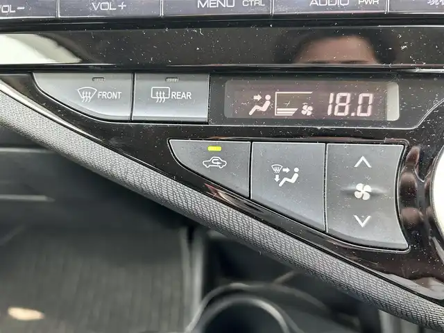 トヨタ アクア G ブラックソフトレザーセレ 岡山県 2016(平28)年 9.9万km ライムホワイトパールクリスタルシャイン 社外ナビ　/バックカメラ　/ドライブレコーダー　/ＥＴＣ　/Ｂｌｕｅｔｏｏｔｈ接続　/プッシュスタート/クルーズコントロール　/純正フロアマット　/プッシュスタート/レーンアシスト　/15インチ純正アルミホイール