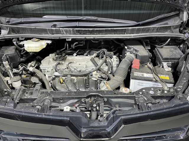 トヨタ ヴォクシー ZS 煌 福岡県 2018(平30)年 4.8万km イナズマスパーキングブラックガラスフレーク 社外7インチALPINEナビ/フルセグテレビ/バックカメラ/テレビキャンセラー/クルーズコントロール/両側パワースライドドア/スマートキー/プッシュスタートエンジン/オートライト/オートハイビーム/GPSレーダー/ステアリングスイッチ/LEDヘッドライト/フロアマット/ドアバイザー/オートドアミラー/純正16インチアルミホイール