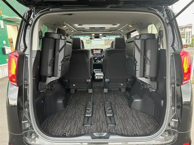 トヨタ アルファード S 宮城県 2022(令4)年 1.8万km ブラック ツインムーンルーフ/デジタルインナーミラー/ブラインドスポットモニター/パーキングサポートブレーキ（後方接近車両）/＝＝＝/セーフティセンス/・プリクラッシュセーフティ/・レーントレーシングアシスト/・ロードサインアシスト/・オートマチックハイビーム/・レーダークルーズコントロール（全車速追従機能付）/パーキングサポートブレーキ（前後方静止物）/純正12インチフリップダウンモニター/9インチディスプレイオーディオ/・ナビ機能付/・CD/DVDデッキ/・Bluetooth/・フルセグTV/バックカメラ/ビルトインETC/ドライブレコーダー/AC100V/100Wコンセント/両側パワースライドドア/革巻きステアリング/ステアリングスイッチ/電動パーキングブレーキ/ブレーキホールド/LEDヘッドランプ/フォグランプ/オートライト/スマートキー＆プッシュスタート/電動格納ミラー/純正18インチAW/フロアマット/ドアバイザー/W/サイド/カーテンエアバッグ