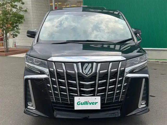 トヨタ アルファード S 宮城県 2022(令4)年 1.8万km ブラック ツインムーンルーフ/デジタルインナーミラー/ブラインドスポットモニター/パーキングサポートブレーキ（後方接近車両）/＝＝＝/セーフティセンス/・プリクラッシュセーフティ/・レーントレーシングアシスト/・ロードサインアシスト/・オートマチックハイビーム/・レーダークルーズコントロール（全車速追従機能付）/パーキングサポートブレーキ（前後方静止物）/純正12インチフリップダウンモニター/9インチディスプレイオーディオ/・ナビ機能付/・CD/DVDデッキ/・Bluetooth/・フルセグTV/バックカメラ/ビルトインETC/ドライブレコーダー/AC100V/100Wコンセント/両側パワースライドドア/革巻きステアリング/ステアリングスイッチ/電動パーキングブレーキ/ブレーキホールド/LEDヘッドランプ/フォグランプ/オートライト/スマートキー＆プッシュスタート/電動格納ミラー/純正18インチAW/フロアマット/ドアバイザー/W/サイド/カーテンエアバッグ