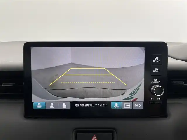 ホンダ ヴェゼル ハイブリッド e:HEV Z 群馬県 2022(令4)年 1.7万km プレミアムサンライトホワイトパール 純正9インチディスプレイオーディオ＋ETC2.0/(AM/FM/Bluetooth/フルセグTV//USB/AppleCarPlay/AndroidAuto)/ワイヤレス充電器/＝＝＝＝＝＝/バックモニター/ブラインドスポットインフォメーション/親水/ヒーテッドドアミラー/電熱線入りフロントウィンドウ/ハンズフリーアクセスパワーテールゲート(予約クローズ機能付)/Honda SENSING/ ・衝突軽減ブレーキ/近距離衝突軽減ブレーキ/ ・誤発進抑制機能/後方誤発進抑制機能/ ・歩行者事故低減ステアリング/ ・路外逸脱抑制機能/ ・渋滞追従機能付アダプティブクルーズコントロール/ ・車線維持支援システム/ ・トラフィックジャムアシスト/ ・先行車発進お知らせ機能/ ・標識認識機能/ ・オートハイビーム/ ・パーキングセンサーシステム/パドルシフト/前席シートヒーター/ステアリングヒーター/純正前後方ドライブレコーダー/電動パーキングブレーキ/オートブレーキホールド/プッシュスタート/スマートキー