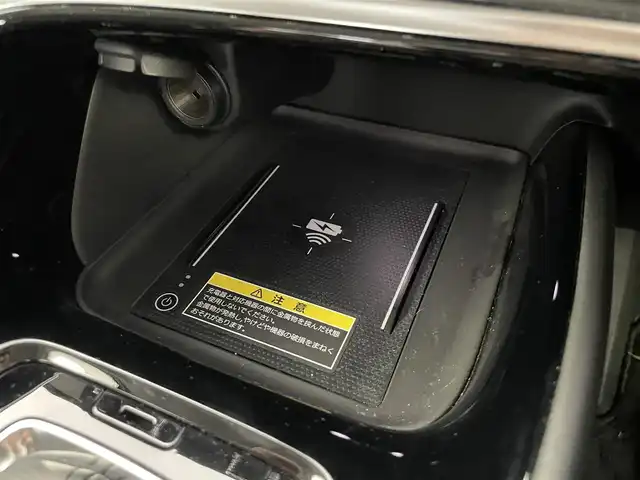 ホンダ ヴェゼル ハイブリッド e:HEV Z 群馬県 2022(令4)年 1.7万km プレミアムサンライトホワイトパール 純正9インチディスプレイオーディオ＋ETC2.0/(AM/FM/Bluetooth/フルセグTV//USB/AppleCarPlay/AndroidAuto)/ワイヤレス充電器/＝＝＝＝＝＝/バックモニター/ブラインドスポットインフォメーション/親水/ヒーテッドドアミラー/電熱線入りフロントウィンドウ/ハンズフリーアクセスパワーテールゲート(予約クローズ機能付)/Honda SENSING/ ・衝突軽減ブレーキ/近距離衝突軽減ブレーキ/ ・誤発進抑制機能/後方誤発進抑制機能/ ・歩行者事故低減ステアリング/ ・路外逸脱抑制機能/ ・渋滞追従機能付アダプティブクルーズコントロール/ ・車線維持支援システム/ ・トラフィックジャムアシスト/ ・先行車発進お知らせ機能/ ・標識認識機能/ ・オートハイビーム/ ・パーキングセンサーシステム/パドルシフト/前席シートヒーター/ステアリングヒーター/純正前後方ドライブレコーダー/電動パーキングブレーキ/オートブレーキホールド/プッシュスタート/スマートキー