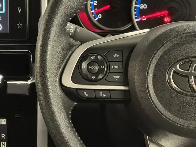 トヨタ ルーミー カスタムG－T 三重県 2021(令3)年 2.3万km ブラックマイカメタリック ガソリン・ターボ/FF/インパネCVT/純正 9インチ ディスプレイオーディオ/（FM/AM/TV/Bluetooth/USB/iPod/CarPlay/AndroidAuto）/バックガイドモニター/両側パワースライドドア（ワンタッチオープン機能・タッチ＆ゴーロック機能付）/ビルトイン ETC/スマートアシスト/・衝突回避支援ブレーキ機能（対車両・対歩行者［昼夜］）/・車線逸脱警報機能/・路側逸脱警報/・ふらつき警報/・全車速追従機能付アダプティブクルーズコントロール/・コーナーセンサー（フロント2個/リヤ2個）/・ブレーキ制御付誤発進抑制機能（前方・後方）/・標識認識機能（進入禁止／最高速度／一時停止）/・先行車発進お知らせ機能/装備/・オートライトシステム/・オートレベリング機能付LEDヘッドランプ/・LEDフロントフォグランプ/・オートハイビーム/・オートエアコン/・プッシュスタート/・電子パーキングブレーキ/・ブレーキホールド機能/・純正15inAW/・保/・スマートキーx2