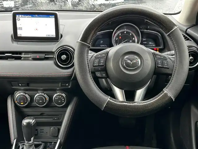 マツダ デミオ XD ツーリング 島根県 2017(平29)年 5.1万km ソウルレッドプレミアムメタリック スマートシティブレーキ/純正ナビ/CD/DVD/DTV/Bluetooth/USB/クルーズコントロール/純正16インチアルミホイール/運転席/助手席シートヒーター/パドルシフト/ステアリングスイッチ/ウインカーミラー/電動格納ミラー/LEDオートライト/スマートキー/スペアキー×1/プッシュスタート/取扱説明書