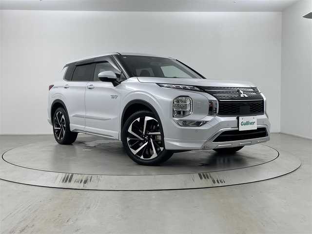 三菱 アウトランダー ＰＨＥＶ P 埼玉県 2024(令6)年 0.7万km ホワイトダイヤモンド サンルーフ/純正１２．３インチメーカーナビ/(Bluetooth/HDMI/Apple Car Play/Android Auto/USB/AM/FM)/全方位カメラ/ETC2.0/ＢＯＳＥサウンド　/ワンオーナー/パワーバックドア　/置くだけ充電　/マイパイロット　/ブラインドスポットモニター/ヘッドアップディスプレイ　/シートマッサージ機能/前席シートヒーター/二列目シートヒーター/前席パワーシート/電子パーキングシステム/オートブレーキホールド/AC1500W/運転席・助手席シートメモリー/純正フロアマット/純正ドアバイザー/純正20インチアルミホイール