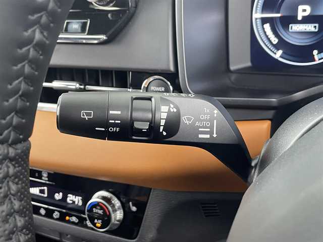 三菱 アウトランダー ＰＨＥＶ P 埼玉県 2024(令6)年 0.7万km ホワイトダイヤモンド サンルーフ/純正１２．３インチメーカーナビ/(Bluetooth/HDMI/Apple Car Play/Android Auto/USB/AM/FM)/全方位カメラ/ETC2.0/ＢＯＳＥサウンド　/ワンオーナー/パワーバックドア　/置くだけ充電　/マイパイロット　/ブラインドスポットモニター/ヘッドアップディスプレイ　/シートマッサージ機能/前席シートヒーター/二列目シートヒーター/前席パワーシート/電子パーキングシステム/オートブレーキホールド/AC1500W/運転席・助手席シートメモリー/純正フロアマット/純正ドアバイザー/純正20インチアルミホイール