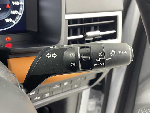 三菱 アウトランダー ＰＨＥＶ P 埼玉県 2024(令6)年 0.7万km ホワイトダイヤモンド サンルーフ/純正１２．３インチメーカーナビ/(Bluetooth/HDMI/Apple Car Play/Android Auto/USB/AM/FM)/全方位カメラ/ETC2.0/ＢＯＳＥサウンド　/ワンオーナー/パワーバックドア　/置くだけ充電　/マイパイロット　/ブラインドスポットモニター/ヘッドアップディスプレイ　/シートマッサージ機能/前席シートヒーター/二列目シートヒーター/前席パワーシート/電子パーキングシステム/オートブレーキホールド/AC1500W/運転席・助手席シートメモリー/純正フロアマット/純正ドアバイザー/純正20インチアルミホイール