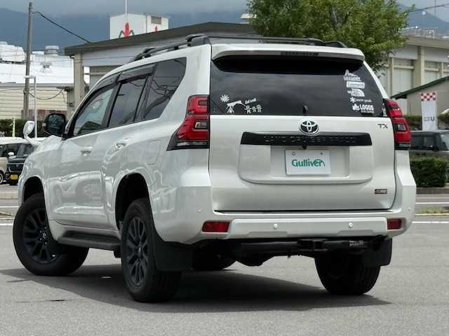 トヨタ ランドクルーザー プラド TX Lパッケージ マットブラED 長野県 2022(令4)年 3.2万km ホワイトパールクリスタルシャイン トヨタセーフティーセンス/・プリクラッシュセーフティ/・レーンキープアシスト/・レーダークルーズコントロール/・オートマチックハイビーム/・先行車発進お知らせ機能/純正ＳＤナビ【NSZT-Y68T】/（ＣＤ／ＢＴ／ＳＤ／フルセグＴＶ）/バックカメラ/革巻きステアリング/ステアリングスイッチ/ビルトインＥＴＣ２．０/ドライブレコーダー（Ｆ・Ｒ）/パワーシート（D・N席）/シートヒーター（D・N席）/エアーシート（D・N席）/スマートキー/Pスタート/LEDヘッドライト/フォグランプ/オートライト/電動格納ミラー/純正１８インチAW