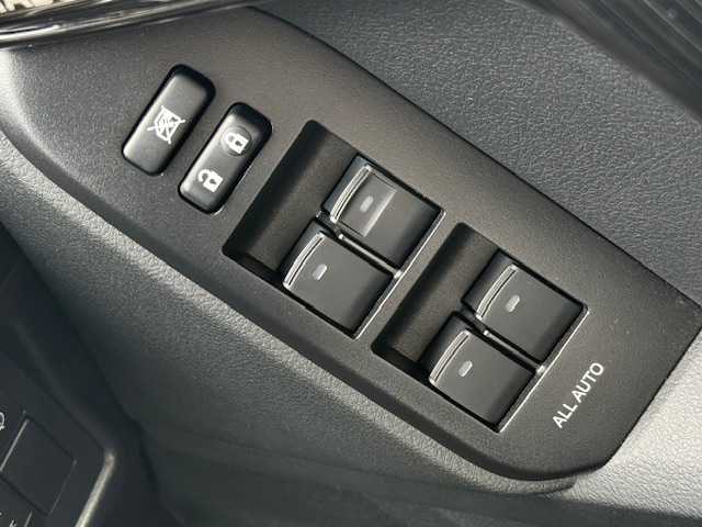 トヨタ ランドクルーザー プラド TX Lパッケージ マットブラED 長野県 2022(令4)年 3.2万km ホワイトパールクリスタルシャイン トヨタセーフティーセンス/・プリクラッシュセーフティ/・レーンキープアシスト/・レーダークルーズコントロール/・オートマチックハイビーム/・先行車発進お知らせ機能/純正ＳＤナビ【NSZT-Y68T】/（ＣＤ／ＢＴ／ＳＤ／フルセグＴＶ）/バックカメラ/革巻きステアリング/ステアリングスイッチ/ビルトインＥＴＣ２．０/ドライブレコーダー（Ｆ・Ｒ）/パワーシート（D・N席）/シートヒーター（D・N席）/エアーシート（D・N席）/スマートキー/Pスタート/LEDヘッドライト/フォグランプ/オートライト/電動格納ミラー/純正１８インチAW