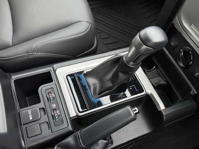 トヨタ ランドクルーザー プラド TX Lパッケージ マットブラED 長野県 2022(令4)年 3.2万km ホワイトパールクリスタルシャイン トヨタセーフティーセンス/・プリクラッシュセーフティ/・レーンキープアシスト/・レーダークルーズコントロール/・オートマチックハイビーム/・先行車発進お知らせ機能/純正ＳＤナビ【NSZT-Y68T】/（ＣＤ／ＢＴ／ＳＤ／フルセグＴＶ）/バックカメラ/革巻きステアリング/ステアリングスイッチ/ビルトインＥＴＣ２．０/ドライブレコーダー（Ｆ・Ｒ）/パワーシート（D・N席）/シートヒーター（D・N席）/エアーシート（D・N席）/スマートキー/Pスタート/LEDヘッドライト/フォグランプ/オートライト/電動格納ミラー/純正１８インチAW