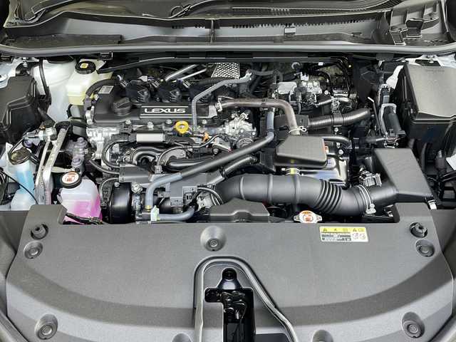 レクサス ＬＢＸ リラックス 福島県 2025(令7)年 0.1万km ソニッククォーツ 登録時走行距離：801km/ワンオーナー/革シート/純正前後ドラレコ/パワーバックドア/メーカーナビ/（AM/FM/BT/フルセグTV/USB/MiraCast）/パドルシフト/ビルトインETC2.0/運転席パワーシート/パドルシフト/Rクルコン/パノラミックビューモニター/BSM/シートヒーター/（D/P)/ステアリングヒーター/ステアリングスイッチ/デュアルエアコン/デュアル＋サイド　エアバック/ISOFIX/バニティミラー（ランプ付き）/おくだけ充電/USB充電単子タイプＣ　5つ/プッシュスタート/スマートキー/オートライト/オートハイビーム/プリクラッシュ/ABS/横滑り防止装置/保証書/取扱説明書
