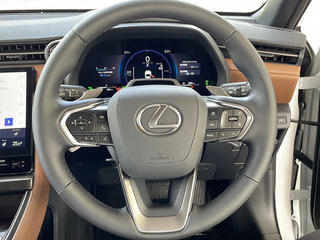 レクサス ＬＢＸ リラックス 福島県 2025(令7)年 0.1万km ソニッククォーツ 登録時走行距離：801km/ワンオーナー/革シート/純正前後ドラレコ/パワーバックドア/メーカーナビ/（AM/FM/BT/フルセグTV/USB/MiraCast）/パドルシフト/ビルトインETC2.0/運転席パワーシート/パドルシフト/Rクルコン/パノラミックビューモニター/BSM/シートヒーター/（D/P)/ステアリングヒーター/ステアリングスイッチ/デュアルエアコン/デュアル＋サイド　エアバック/ISOFIX/バニティミラー（ランプ付き）/おくだけ充電/USB充電単子タイプＣ　5つ/プッシュスタート/スマートキー/オートライト/オートハイビーム/プリクラッシュ/ABS/横滑り防止装置/保証書/取扱説明書