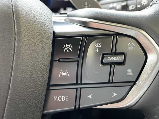 レクサス ＬＢＸ リラックス 福島県 2025(令7)年 0.1万km ソニッククォーツ 登録時走行距離：801km/ワンオーナー/革シート/純正前後ドラレコ/パワーバックドア/メーカーナビ/（AM/FM/BT/フルセグTV/USB/MiraCast）/パドルシフト/ビルトインETC2.0/運転席パワーシート/パドルシフト/Rクルコン/パノラミックビューモニター/BSM/シートヒーター/（D/P)/ステアリングヒーター/ステアリングスイッチ/デュアルエアコン/デュアル＋サイド　エアバック/ISOFIX/バニティミラー（ランプ付き）/おくだけ充電/USB充電単子タイプＣ　5つ/プッシュスタート/スマートキー/オートライト/オートハイビーム/プリクラッシュ/ABS/横滑り防止装置/保証書/取扱説明書