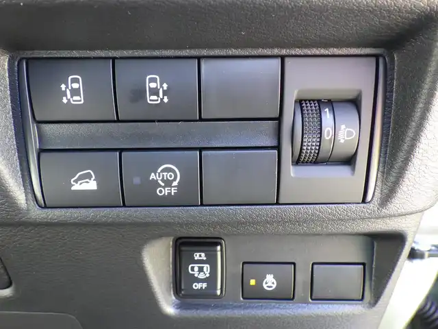 三菱 デリカミニ T プレミアム 千葉県 2025(令7)年 0.1千km ＬグリーンⅡ T　PREMIUM　4WD　9型ディスプレイオーディオ（121/330）　サイドデカール（33440）/e-Assist/・衝突被害軽減ブレーキシステム（FCM）/・車線逸脱警報システム（LDW）/・誤発進抑制機能（前進＆後退時）（UMS）/・レーダークルーズコントロールシステム（ACC）/・オートマチックハイビーム[AHB]/マイパイロット/デジタルインナーミラー/両側パワースライドドア/9インチディスプレイオーディオ/【Bluetooth接続】/【Apple CarPlay　Android Auto対応】/マルチアラウンドモニター/ハーフレザーシート/前席シートヒーター/革巻きステアリング/ステアリングスイッチ/パドルシフト/LEDヘッドライト/フォグライト/ウインカーミラー/コーナーセンサー/純正15インチアルミホイル/サイド/カーテンエアバッグ/キーレスオペレーションシステム
