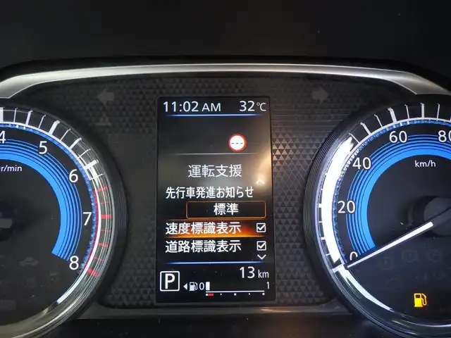 三菱 デリカミニ T プレミアム 千葉県 2025(令7)年 0.1千km ＬグリーンⅡ T　PREMIUM　4WD　9型ディスプレイオーディオ（121/330）　サイドデカール（33440）/e-Assist/・衝突被害軽減ブレーキシステム（FCM）/・車線逸脱警報システム（LDW）/・誤発進抑制機能（前進＆後退時）（UMS）/・レーダークルーズコントロールシステム（ACC）/・オートマチックハイビーム[AHB]/マイパイロット/デジタルインナーミラー/両側パワースライドドア/9インチディスプレイオーディオ/【Bluetooth接続】/【Apple CarPlay　Android Auto対応】/マルチアラウンドモニター/ハーフレザーシート/前席シートヒーター/革巻きステアリング/ステアリングスイッチ/パドルシフト/LEDヘッドライト/フォグライト/ウインカーミラー/コーナーセンサー/純正15インチアルミホイル/サイド/カーテンエアバッグ/キーレスオペレーションシステム