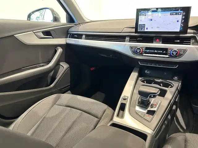 アウディ アウディ Ａ４ 35TFSI アドバンスド 福岡県 2020(令2)年 3万km ミトスブラックメタリック 純正ナビ　/３６０°カメラ　/ＡｐｐｌｅＣａｒＰｌａｙ　/ＡＣＣ　/アクティブレーンアシスト　/サイドアシスト　/前後ソナー　/バーチャルコックピット　/シートヒーター　/ＬＥＤライト　/パドルシフト　/スマートキー