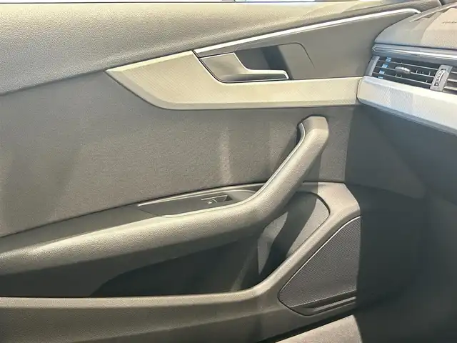アウディ アウディ Ａ４ 35TFSI アドバンスド 福岡県 2020(令2)年 3万km ミトスブラックメタリック 純正ナビ　/３６０°カメラ　/ＡｐｐｌｅＣａｒＰｌａｙ　/ＡＣＣ　/アクティブレーンアシスト　/サイドアシスト　/前後ソナー　/バーチャルコックピット　/シートヒーター　/ＬＥＤライト　/パドルシフト　/スマートキー
