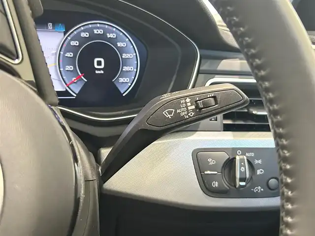 アウディ アウディ Ａ４ 35TFSI アドバンスド 福岡県 2020(令2)年 3万km ミトスブラックメタリック 純正ナビ　/３６０°カメラ　/ＡｐｐｌｅＣａｒＰｌａｙ　/ＡＣＣ　/アクティブレーンアシスト　/サイドアシスト　/前後ソナー　/バーチャルコックピット　/シートヒーター　/ＬＥＤライト　/パドルシフト　/スマートキー