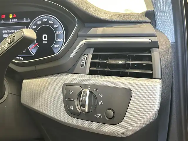 アウディ アウディ Ａ４ 35TFSI アドバンスド 福岡県 2020(令2)年 3万km ミトスブラックメタリック 純正ナビ　/３６０°カメラ　/ＡｐｐｌｅＣａｒＰｌａｙ　/ＡＣＣ　/アクティブレーンアシスト　/サイドアシスト　/前後ソナー　/バーチャルコックピット　/シートヒーター　/ＬＥＤライト　/パドルシフト　/スマートキー