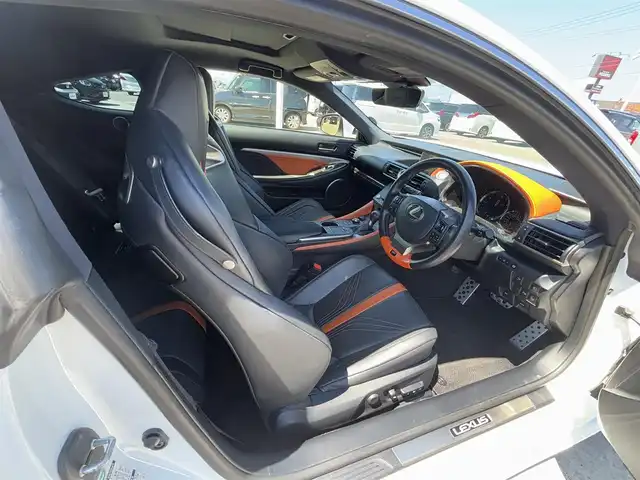 レクサス ＲＣ Ｆ 徳島県 2015(平27)年 9.7万km ホワイトノーヴァガラスフレーク サンルーフ/黒革レザーシート/車高調/パドルシフト/純正ナビ/（Bluetooth/フルセグTV/CD/DVD/FM/AM/AUX/USB）/レーダークルーズコントロール/BSM/パワーシート（D+N席）/シートヒーター（D+N席）/シートベンチレーション（D+N席）/ステアリングヒーター/LEDヘッドライト/純正フロアマット/社外AW【クレンツェ】/ビルトインETC/プッシュスタート/スマートキー