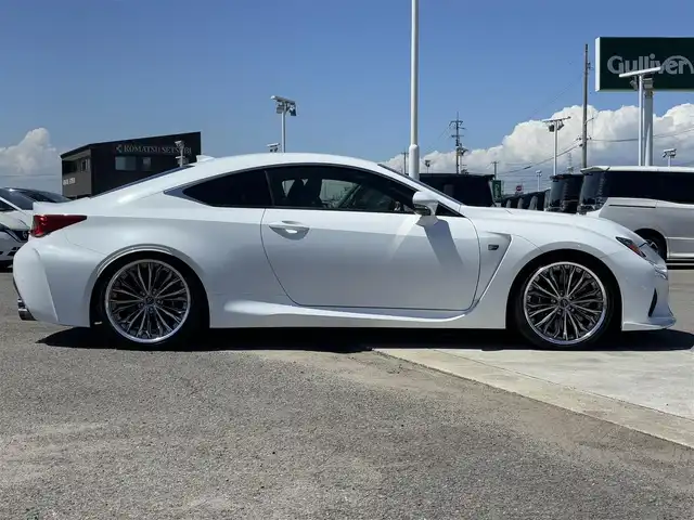 レクサス ＲＣ Ｆ 徳島県 2015(平27)年 9.7万km ホワイトノーヴァガラスフレーク サンルーフ/黒革レザーシート/車高調/パドルシフト/純正ナビ/（Bluetooth/フルセグTV/CD/DVD/FM/AM/AUX/USB）/レーダークルーズコントロール/BSM/パワーシート（D+N席）/シートヒーター（D+N席）/シートベンチレーション（D+N席）/ステアリングヒーター/LEDヘッドライト/純正フロアマット/社外AW【クレンツェ】/ビルトインETC/プッシュスタート/スマートキー