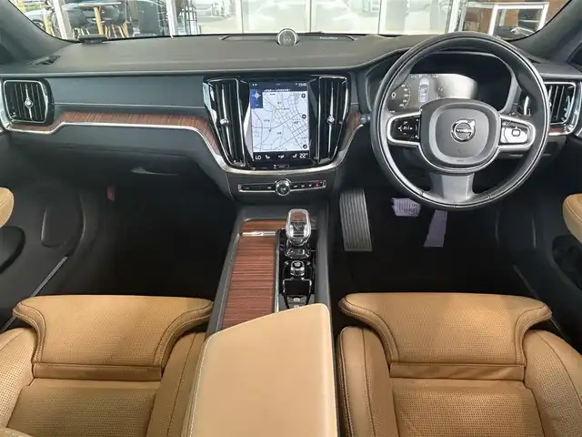 ボルボ Ｖ６０ B5 インスクリプション 茨城県 2022(令4)年 3.2万km 白 HUD/Bowers＆Wilkinsスピーカー/前後ドラレコ/置くだけスマホ充電/クリスタルシフトノブ/クロストラフィックアラート/オートブレーキ/純正ナビ/フルセグTV/360°カメラ